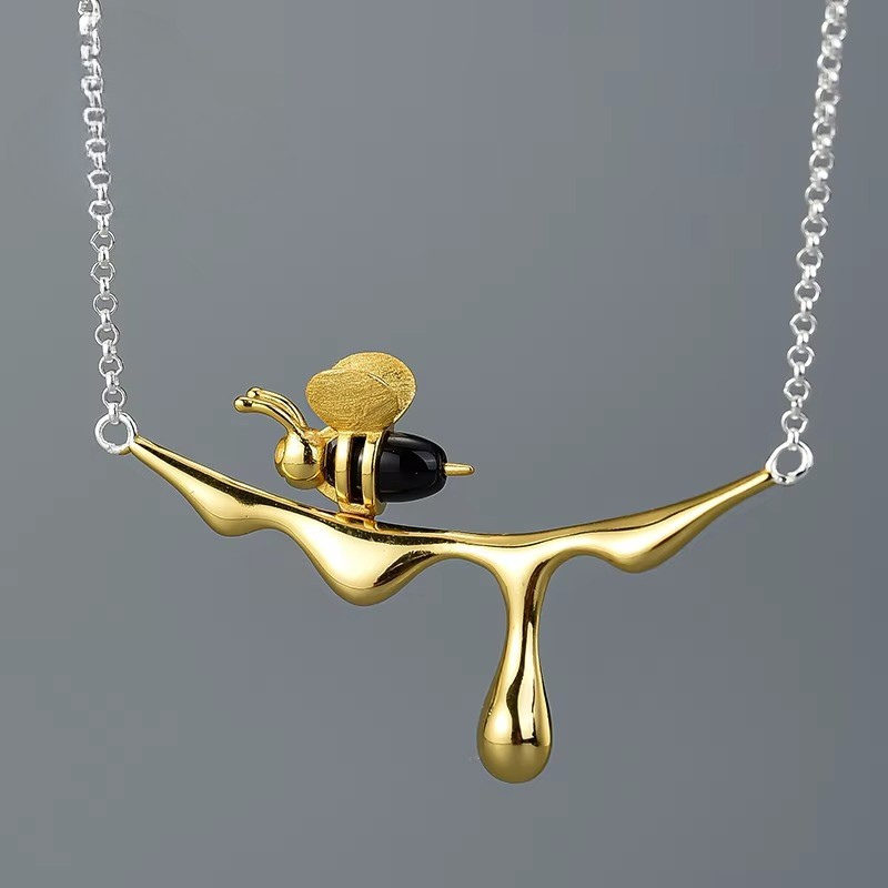 Prity Jewel Bee & Honey Drip Necklace – 925 Sterling Silver 18K Gold Designer Pendant with Black Agate